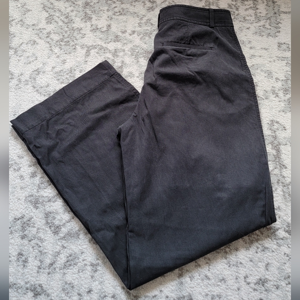Everlane The Draper Pleated Pant in Buttersmooth Black